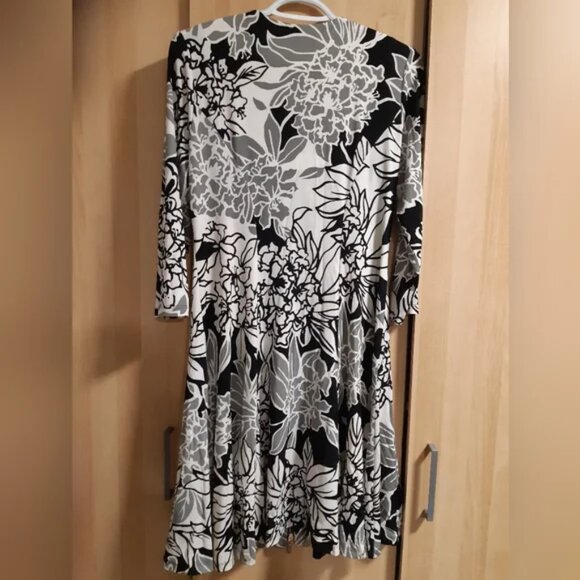 Joseph Ribkoff 3/4 Sleeve Black Grey and Summer White Dress - Picture 8 of 10